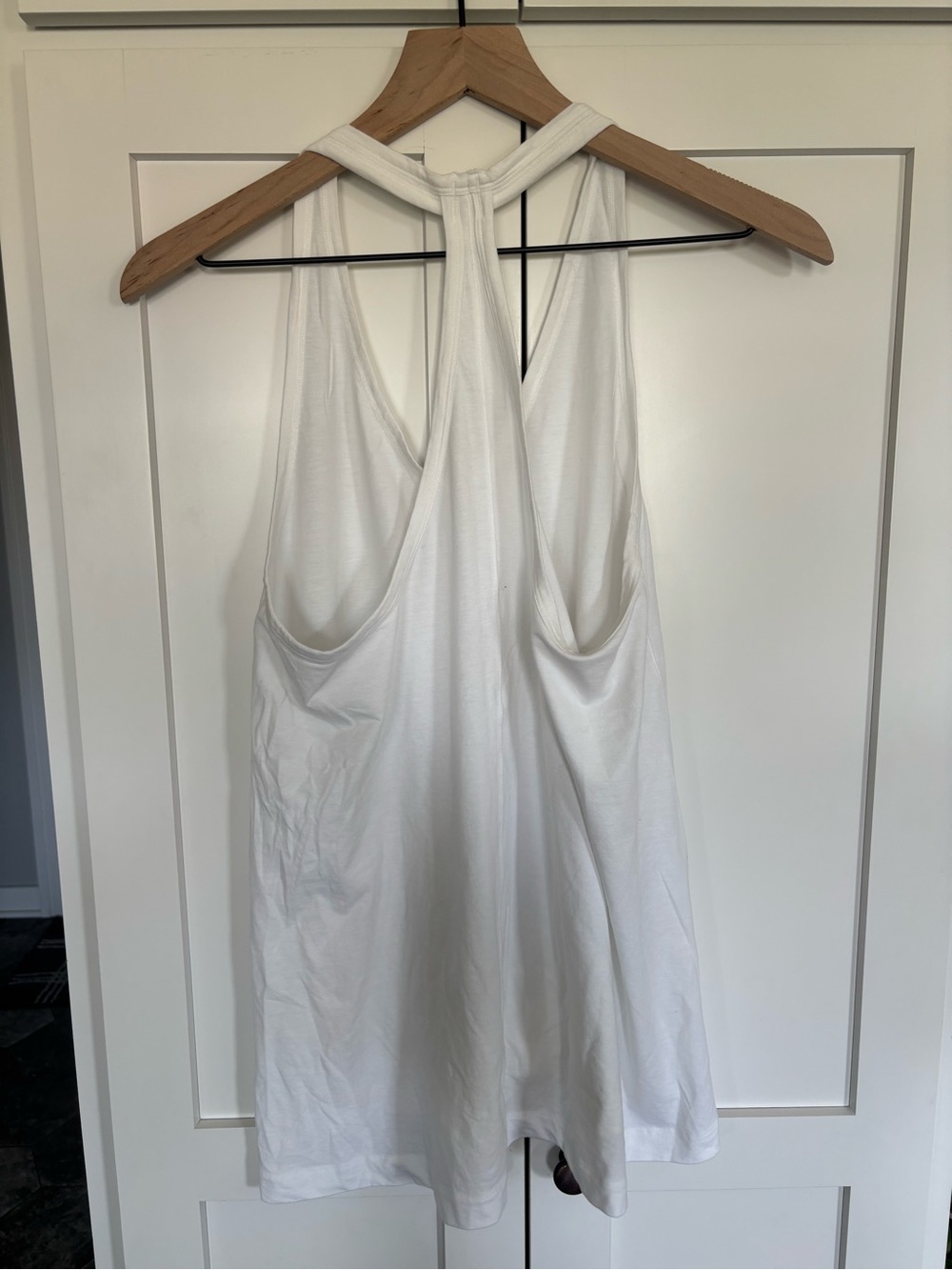 Lululemon 8 White Racerback Tank Top - Picture 2 of 3